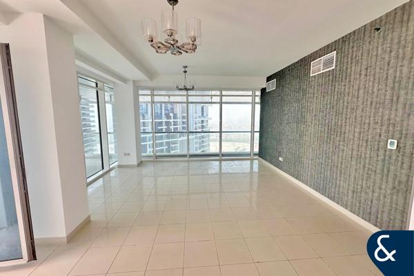 Canal view | 2 Bed + Maids | Closed Kitchen